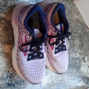 EUC BROOKS GLYCERIN size 9